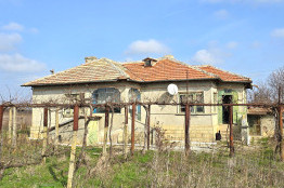 Building and repair works of a house in Kavarna